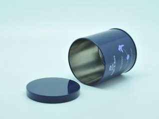 Mala okrugla limena kutija